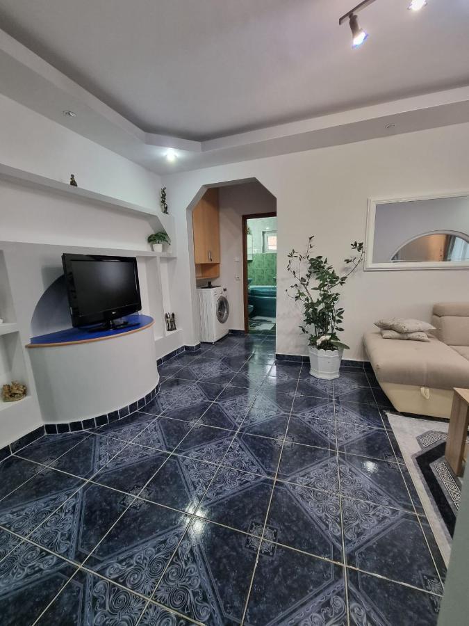 Emily Residence คูร์ตา เด อาร์เจช ภายนอก รูปภาพ